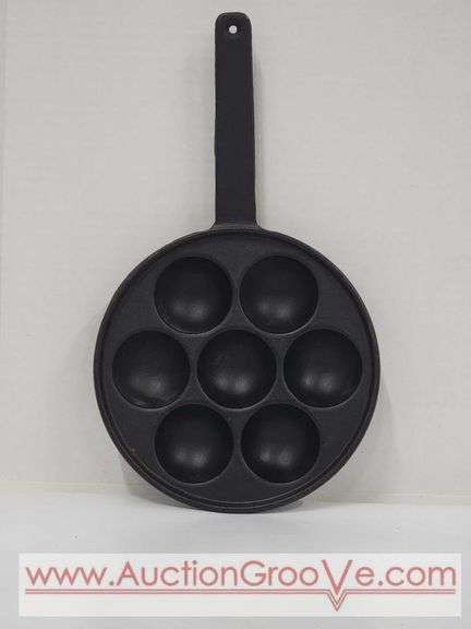 Cast Iron Aebleskiver Pan. 13.5 x 8 x 1. 2" Aebleskivers. B2