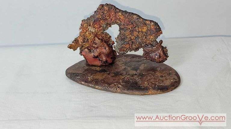 COPPER Specimen mounted on a base. Bottom has some light colored paint specs. See photos. 782 grams. B1