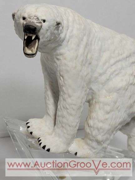 "Lord of the Ice" Polar Bear Figurine on a Crystal Base. Produced by The Franklin Mint. 10 x 5 x 10. LR
