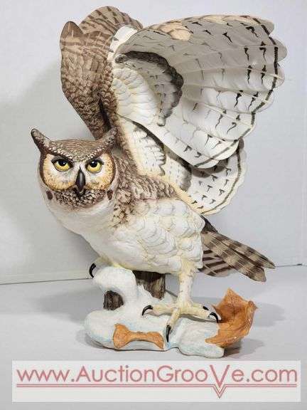 The Great Horned Owl. By George McMonigle. Franklin Mint. 10 x 11 x 12.5. LR