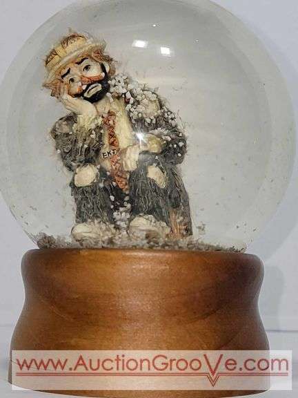 Emmett Kelly Jr. Snow Globe. Flambro. The water has some floaters (it kind of adds to the sad clown aura ). 4 x 6. LR