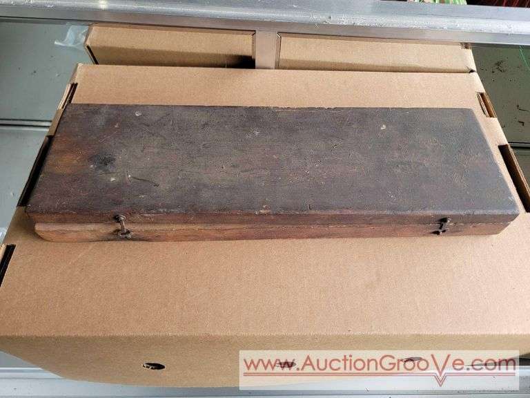 New Lesota Round Die Screw Plate No. SP 175. Tools need a good cleaning. XSJ
