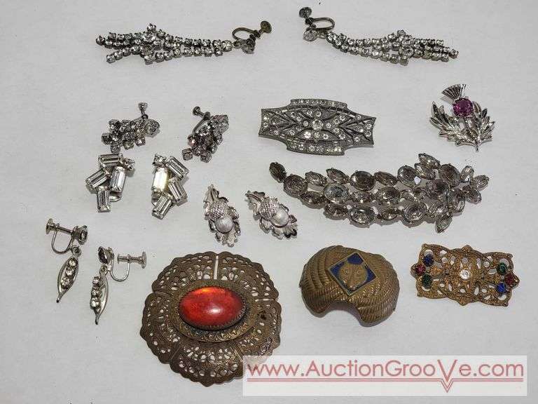 Vintage Jewelry Lot. Featuring Weiss Clip on Earrings, Boy Scouts Neckerchief Slide, Brooches and Cip on and Screwback Earrings. XCS