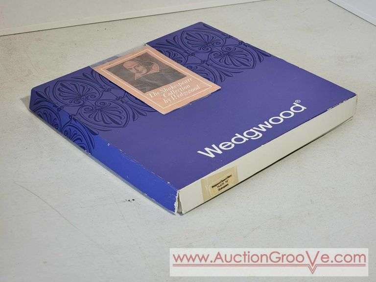 Wedgwood Queensware 10" Shakespeare Plate. XED