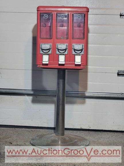 Vintage Candy Machine. 16 x 12 x 43. No keys. XWD