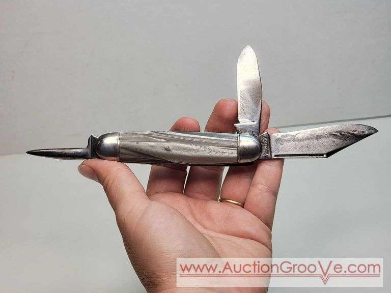 Hammer Brand Pocket Knife with 2 Blades and an Awl. KB