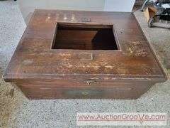 The Klondike Incubator Box No. 160. 35 x 28.5 x 13. XAB
