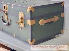 Vintage Steamer Trunk on casters. 30 x 16 x 14. XJC