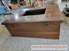 The Klondike Incubator Box No. 160. 35 x 28.5 x 13. XAB