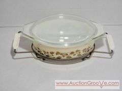 PYREX Golden Acorn 1 1/2 qt Casserole Dish with Holder. XSJ
