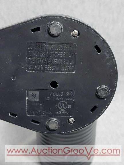 Nespresso Milk Frother. Hot or Cold. Appears to function Properly. B3