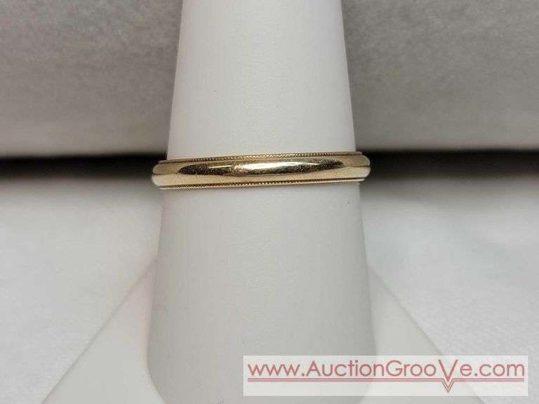 14K Gold Ring. Size 8.75. 2g. MB