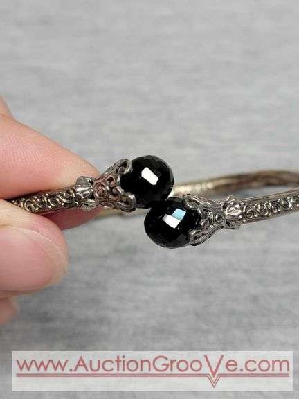 SARDA Sterling Silver Black Onyx Hinged Bangle Bracelet. Onyx has a few chips. 13.4g. JB