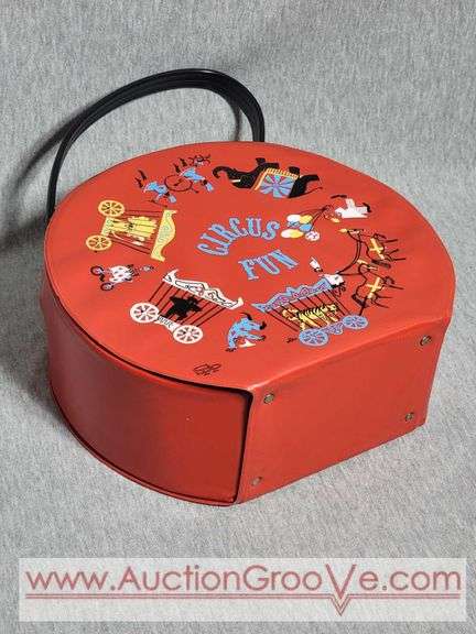 Vintage SPP Vinyl Circus Fun Lunch Box. Rare, Hard to Find. 9 x 3.5 x 8. A2