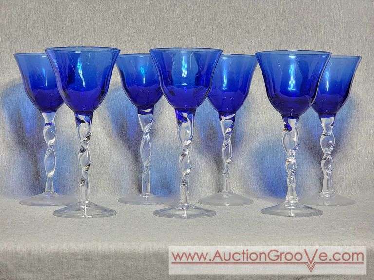 Gorgeous Cobalt Blue Hand Blown Glass Goblets / Wine Glasses. 4.5 x 9.5. B1