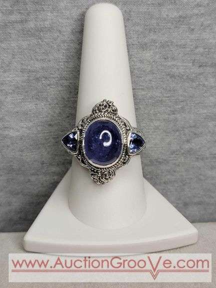 SARDA Sterling Silver Ring. Artisan Gem Collection of Bali. .30CTW Ocal Cabochon and Trillion Tanzanite. Size 9. 12g. JB