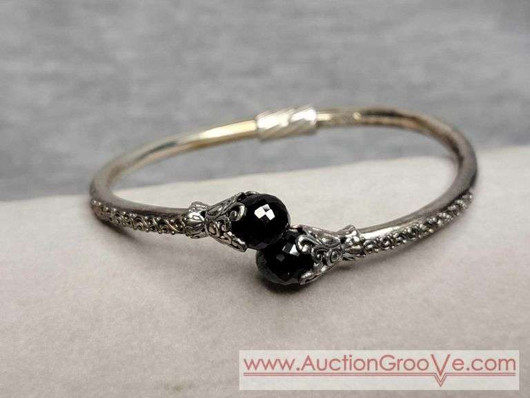 SARDA Sterling Silver Black Onyx Hinged Bangle Bracelet. Onyx has a few chips. 13.4g. JB