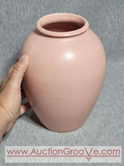 Red Wing USA M-5000. Pink Vase. 6 x 8. B2