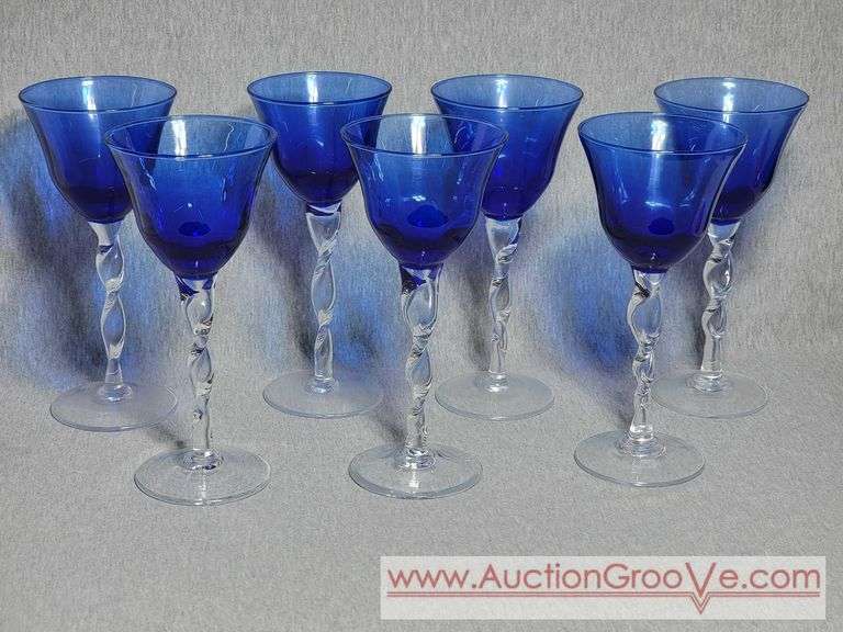 Gorgeous Cobalt Blue Hand Blown Glass Goblets / Wine Glasses. 4.5 x 9.5. B1