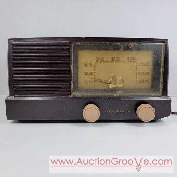 General Electric Radio. Model 414. Plugged in and it did not respond. 12 x 6 x 7. A