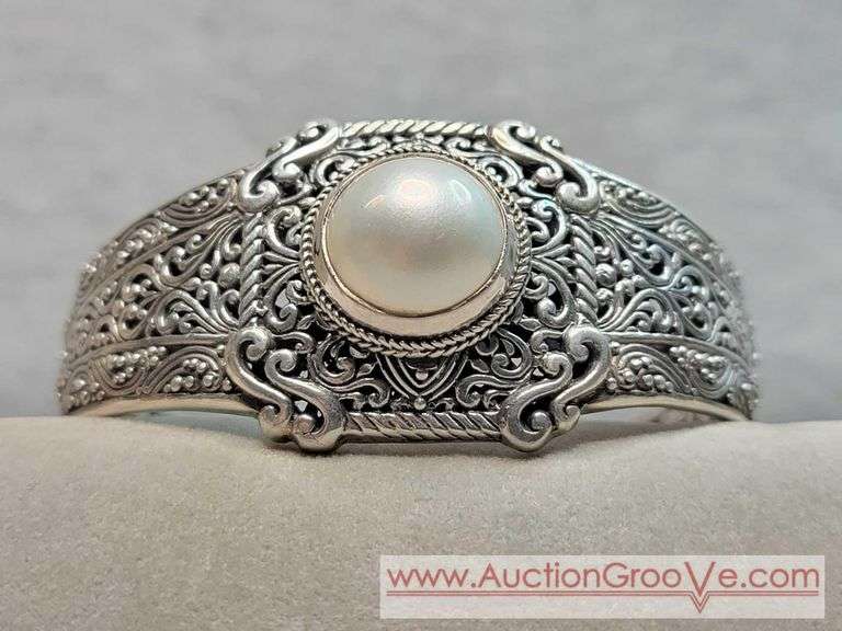SARDA Sterling Silver Cultured White Mabe Pearl Bracelet. Bend to Adjust size. 46g. JB