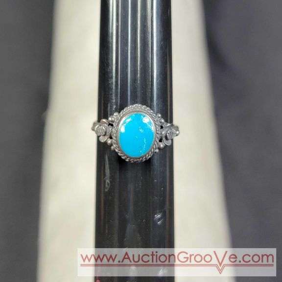 Sterling Silver and Turquoise Ring. Size 5. T5
