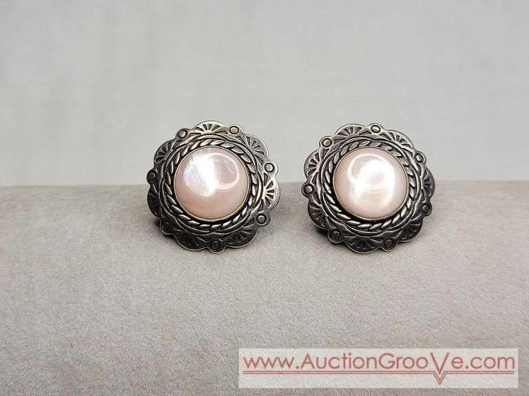 Carolyn Pollack Pink Mother of Pearl And Sterling Silver Clip on Earrings. MB
