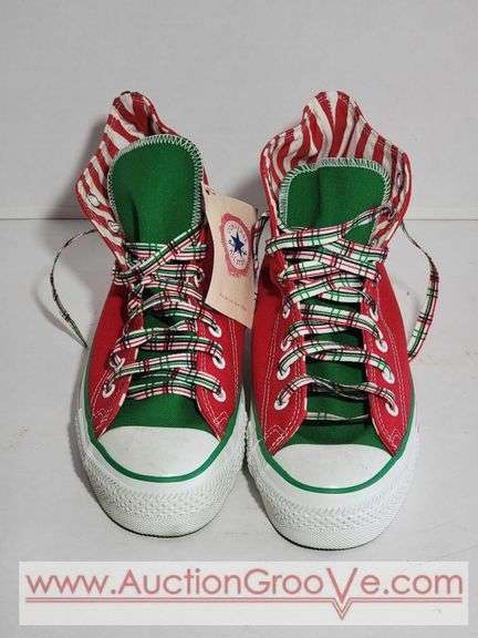 Converse Chuck Taylor All Star Christmas Jingle Bell Shoes. Size 9.5. T4