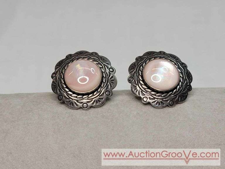 Carolyn Pollack Pink Mother of Pearl And Sterling Silver Clip on Earrings. MB
