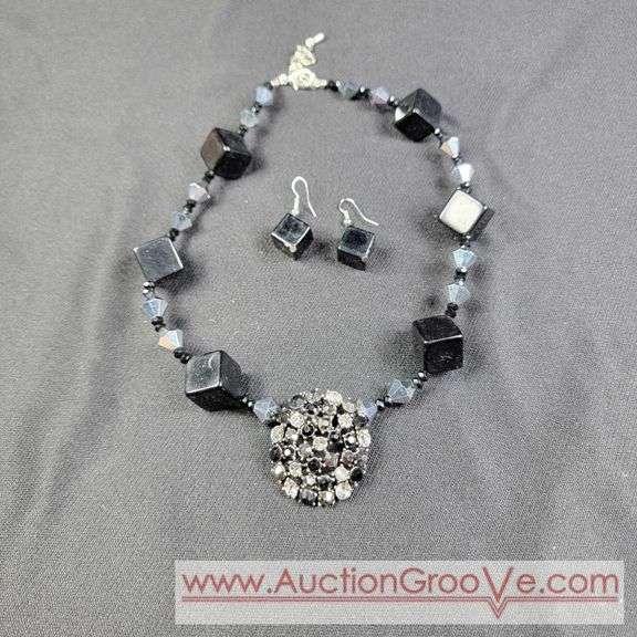 Matching Necklace and Earrings. T5
