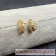 Gold Tone Earrings. T5