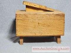 Gold Bond Shine Chest. Shoe Shine Box with Brushes. B2