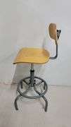 You are bidding on a Single, Swivel, Contoured Plywood, Adjustable Height Stools Chair by INTERION. 

More available in this auction.

Used and fully functional. See photos for details. 

From Company