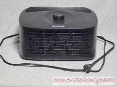 Honeywell True HEPA Tabletop Portable Air Purifier, model HPA020B. T4