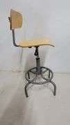 PHOTO ISTHE EXACT STOOL FOR THIS LOT. ADDDED MULTIPLE PHOTOS OF EACH STOOL IN THE LOTS 7/27/25