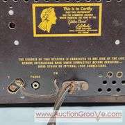 RCA Victor Radio. Model 2 -XF - 91. Only AM Radio appears to work. 13.5 x 7 x 8. A