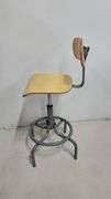 You are bidding on a Single, Swivel, Contoured Plywood, Adjustable Height Stools Chair by INTERION. 

More available in this auction.

Used and fully functional. See photos for details. 

From Company