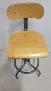 PHOTO ISTHE EXACT STOOL FOR THIS LOT. ADDDED MULTIPLE PHOTOS OF EACH STOOL IN THE LOTS 7/27/25