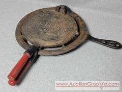 Antique 1901 Griswold. New American No.8 Waffle Iron. B1