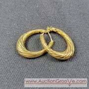 Napier Gold Tone Hoop Earrings. T5