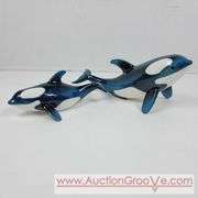 2 Ceramic Whale Figuines. 7 x 3 and 5 x 2. A