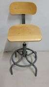 You are bidding on a Single, Swivel, Contoured Plywood, Adjustable Height Stools Chair by INTERION. 

More available in this auction.

Used and fully functional. See photos for details. 

From Company