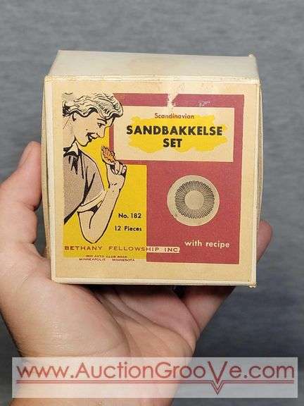 Scandinavian Sandbakkelse Set of 12. B