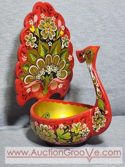 Russian Folk Art Hand Painted Peacock Bowl. 5 x 7 x 9. B