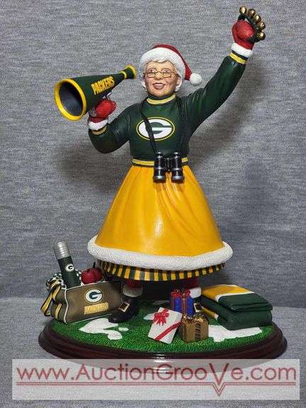 Danbury Mint. Green Bay Packers. Mrs. Claus. 7 x 10. B