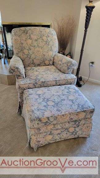 FLEXSTEEL Chair, Pillow and Foot Stool in Good condition. No pets, no smoking household. Approximately 36 x 36 x 38" high. See photos for details. LR