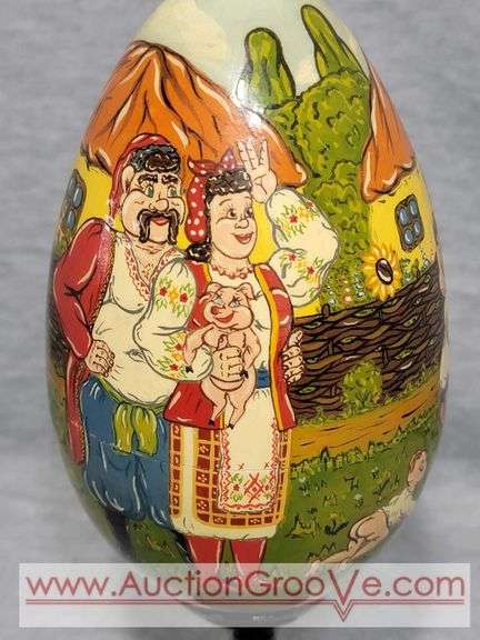 Russian Matryoshka Doll. 3 x 6. LR