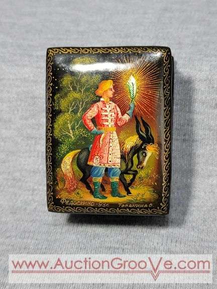 Fedoskino Russian Lacquer Box. 2 x 2.5 x 1. LR