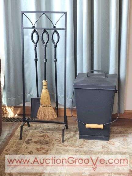 FirePlace Tool Set with Ash Bucket. LR