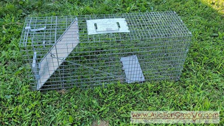 HAVAHART LIVE TRAP Model 1079. S